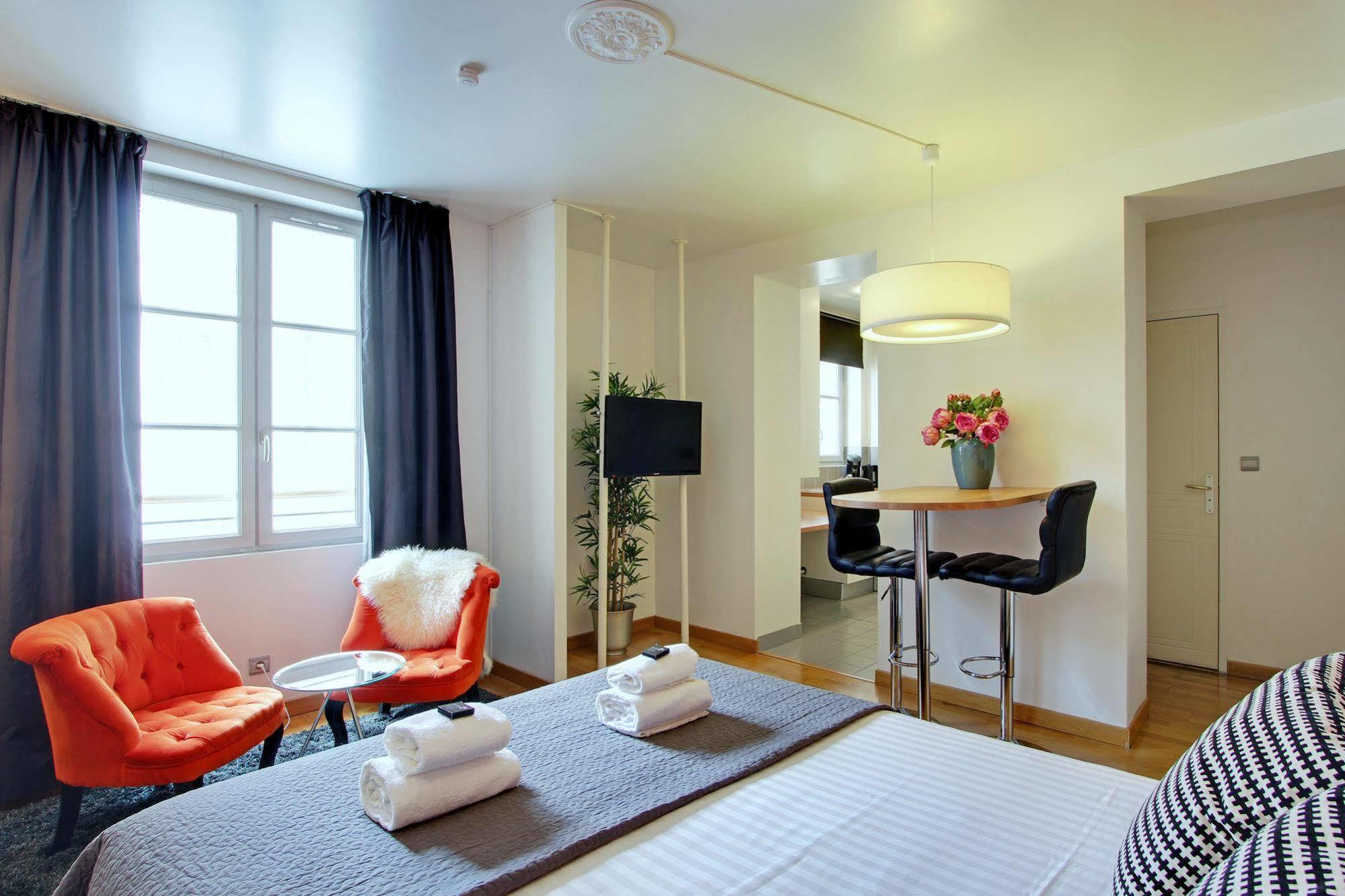 Short Stay Group Museum View Serviced Apartments Париж Экстерьер фото