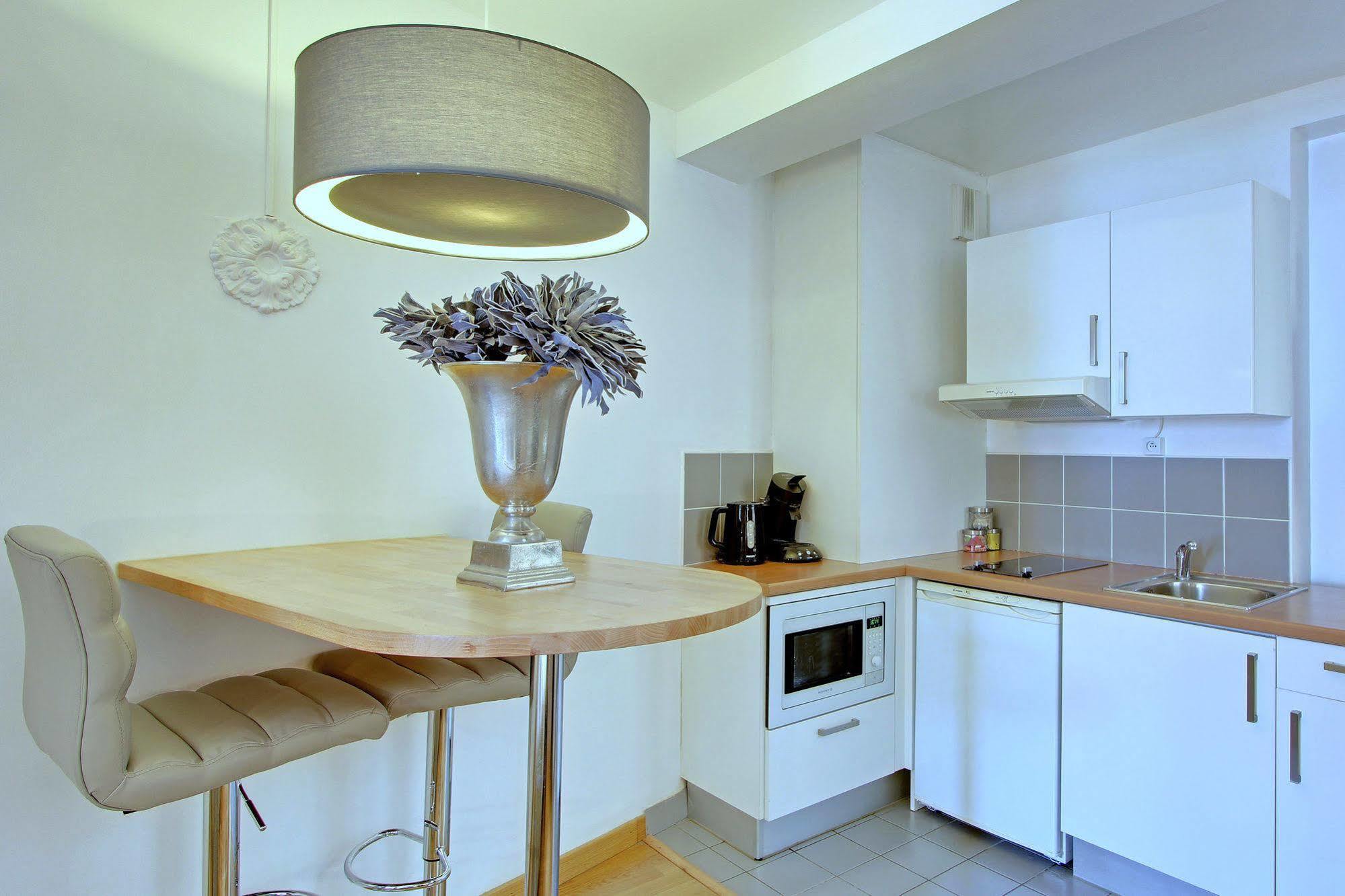 Short Stay Group Museum View Serviced Apartments Париж Экстерьер фото